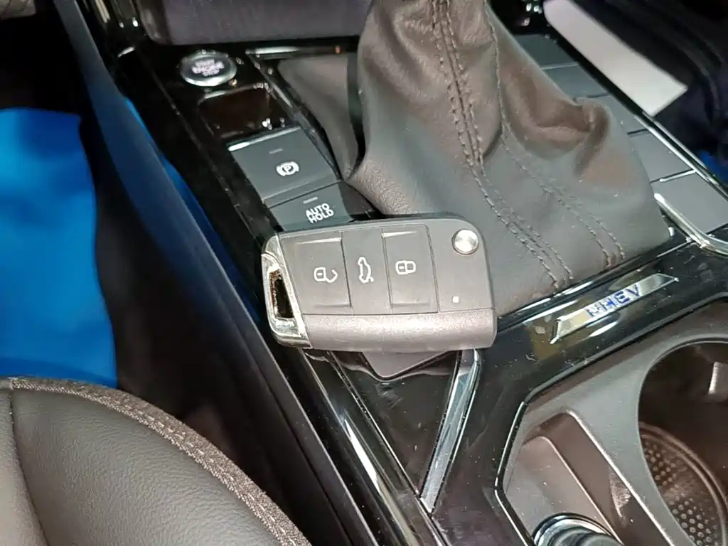 Volkswagen Passat PHEV — миниатюра 9