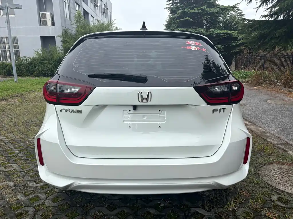 Honda Fit — миниатюра 5