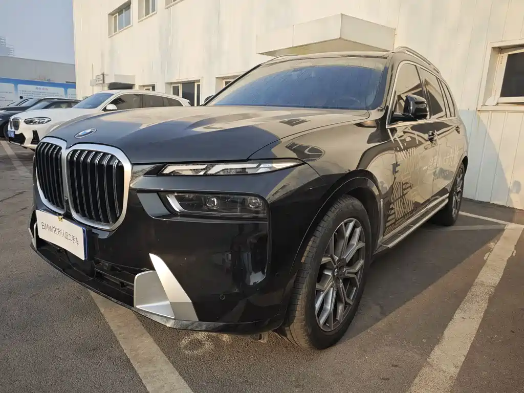 BMW X7 2025