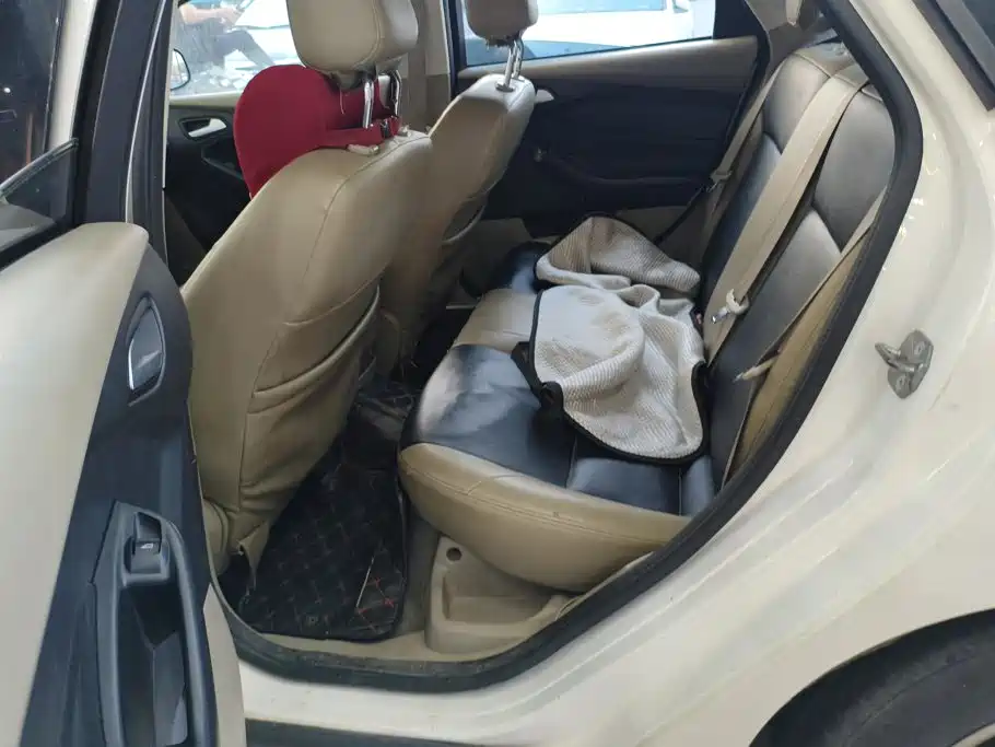 Ford Focus — миниатюра 11
