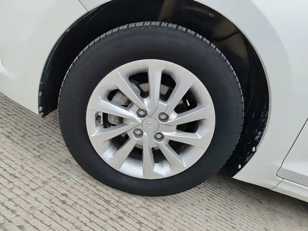 Hyundai Verna — миниатюра 23