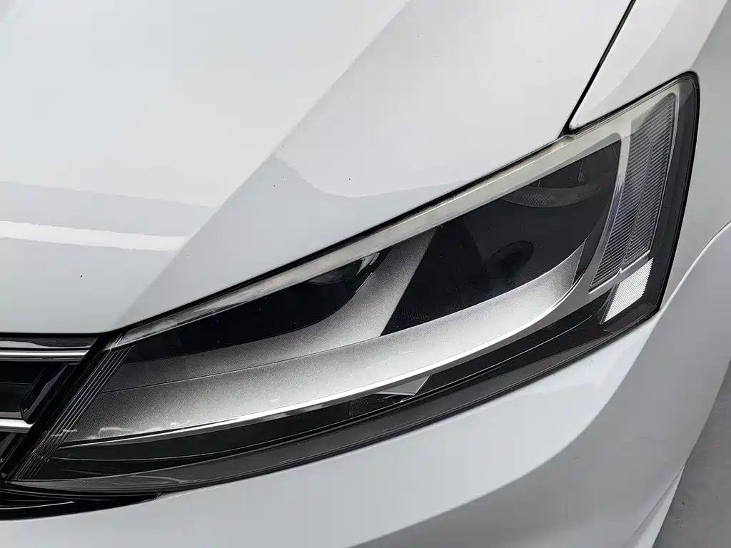 Volkswagen Sagitar — миниатюра 7