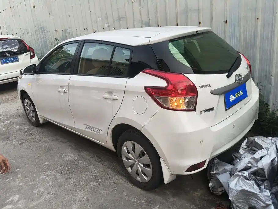 Toyota Yaris L — миниатюра 3