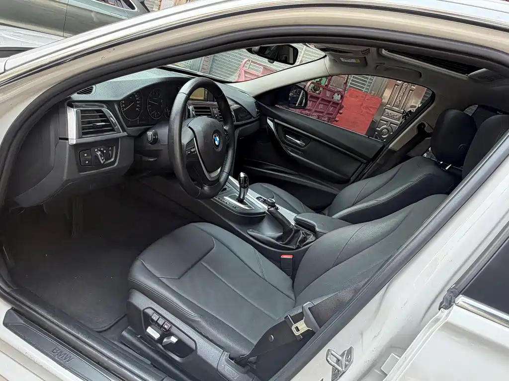 BMW 3 Series — миниатюра 7