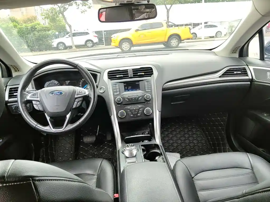 Ford Mondeo — миниатюра 10