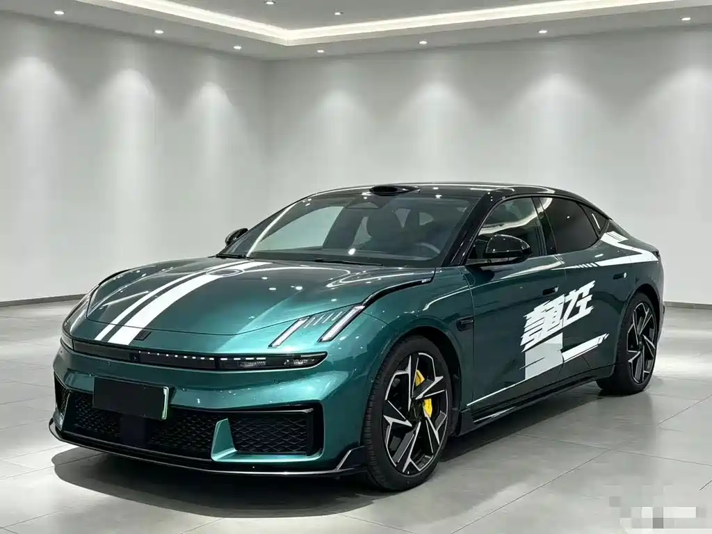 Lynk & Co 10