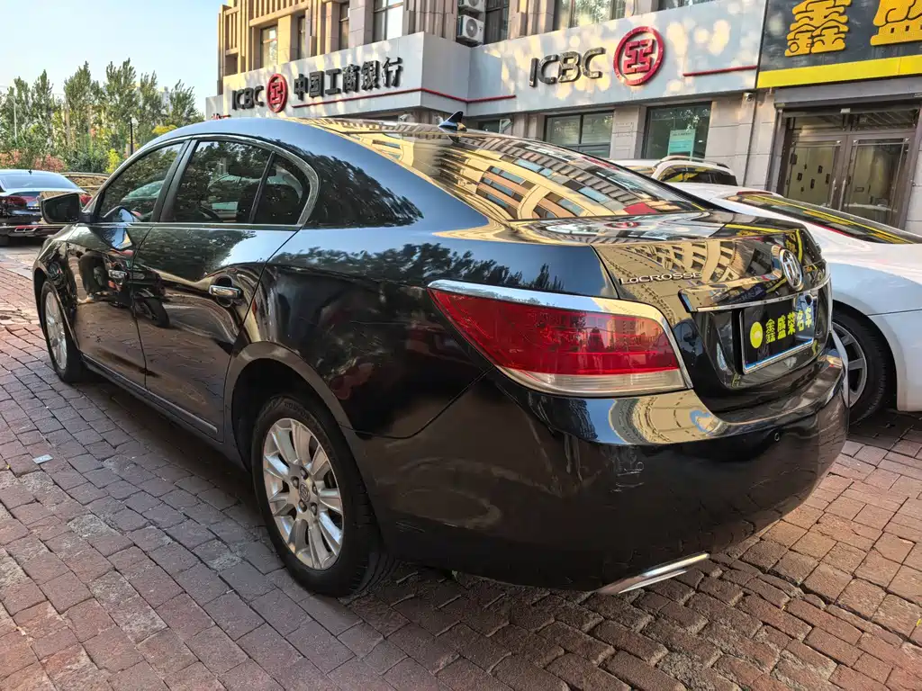 Buick LaCrosse — миниатюра 6