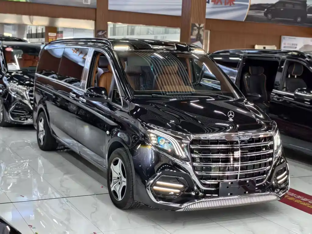 Mercedes-Benz Vito 2024 2.0T Elite 7 мест