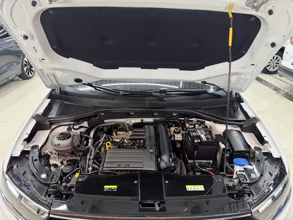 Volkswagen T-Roc — миниатюра 14