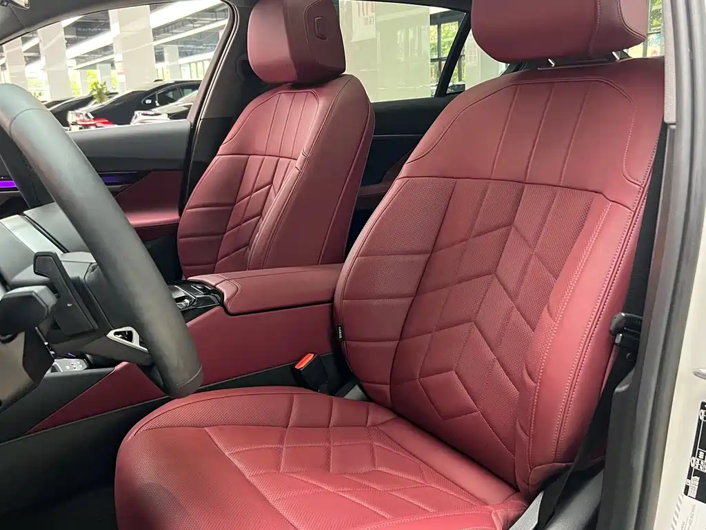 BMW 5 Series — миниатюра 9