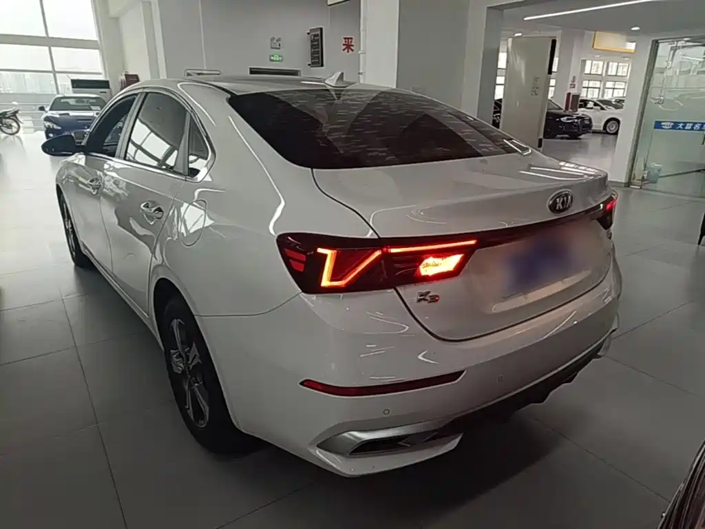 Kia K3 — миниатюра 5