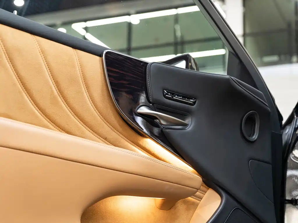 Lexus LS — миниатюра 20