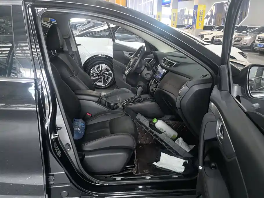 Nissan Qashqai — миниатюра 8