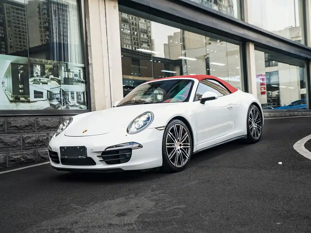 Porsche 911 2015 Carrera 4 Cabriolet 3.4L Style Edition
