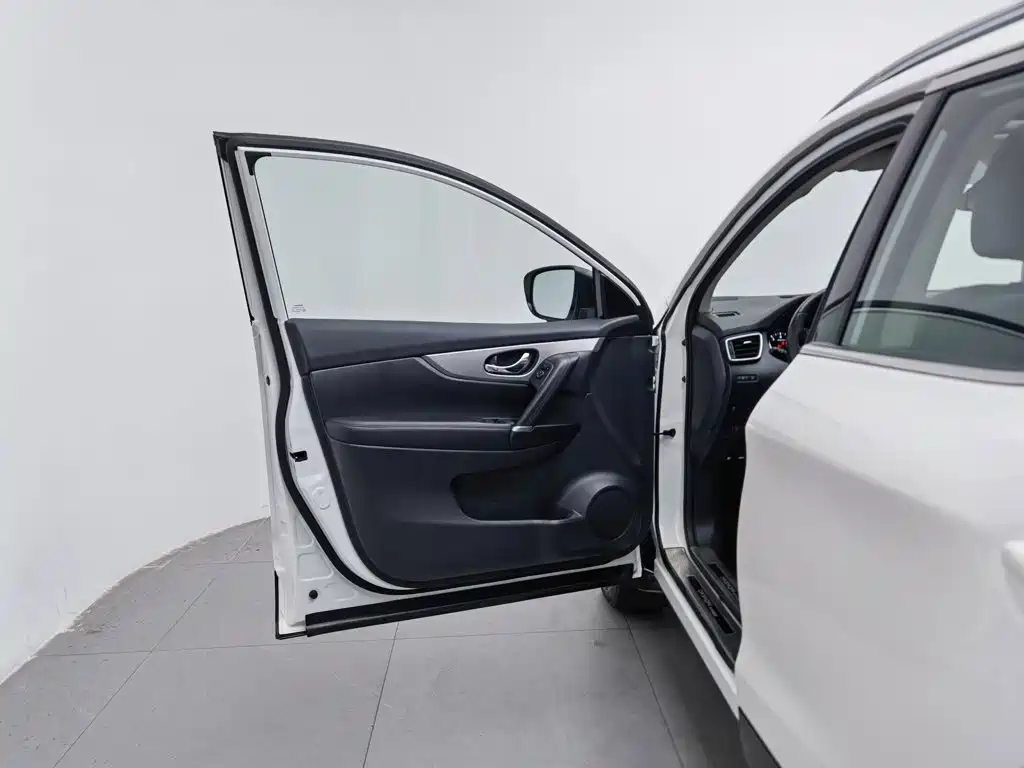 Nissan Qashqai — миниатюра 8