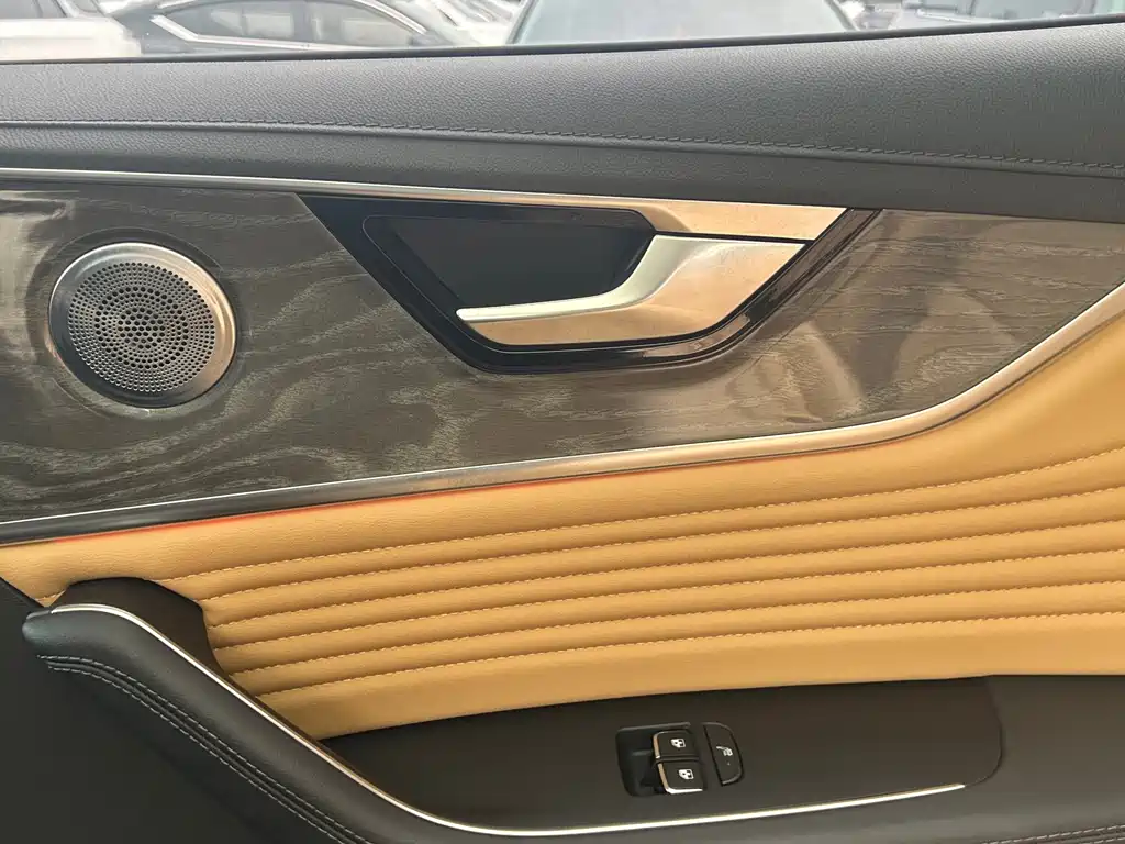 Hongqi Hongqi HS5 — миниатюра 13