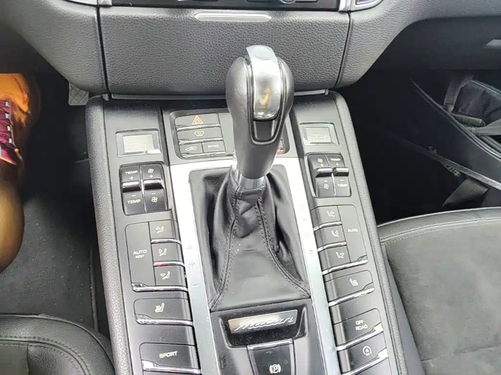 Porsche Macan — миниатюра 14
