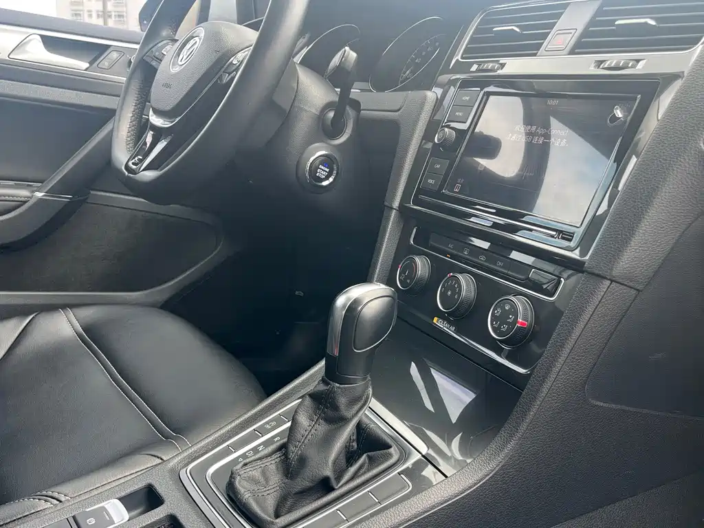 Volkswagen Golf — миниатюра 17