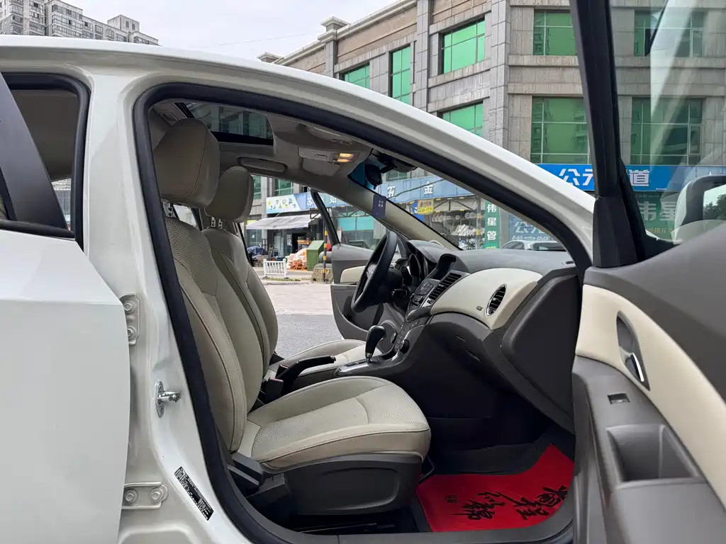 Chevrolet Cruze — миниатюра 13