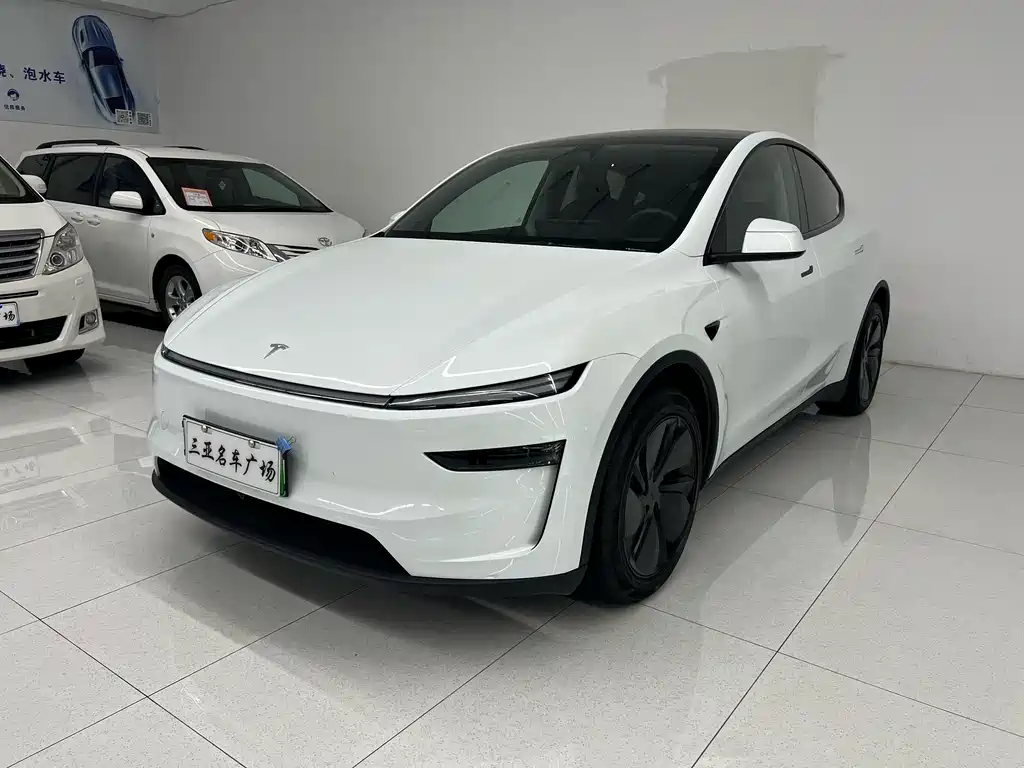 Tesla Model Y 2025