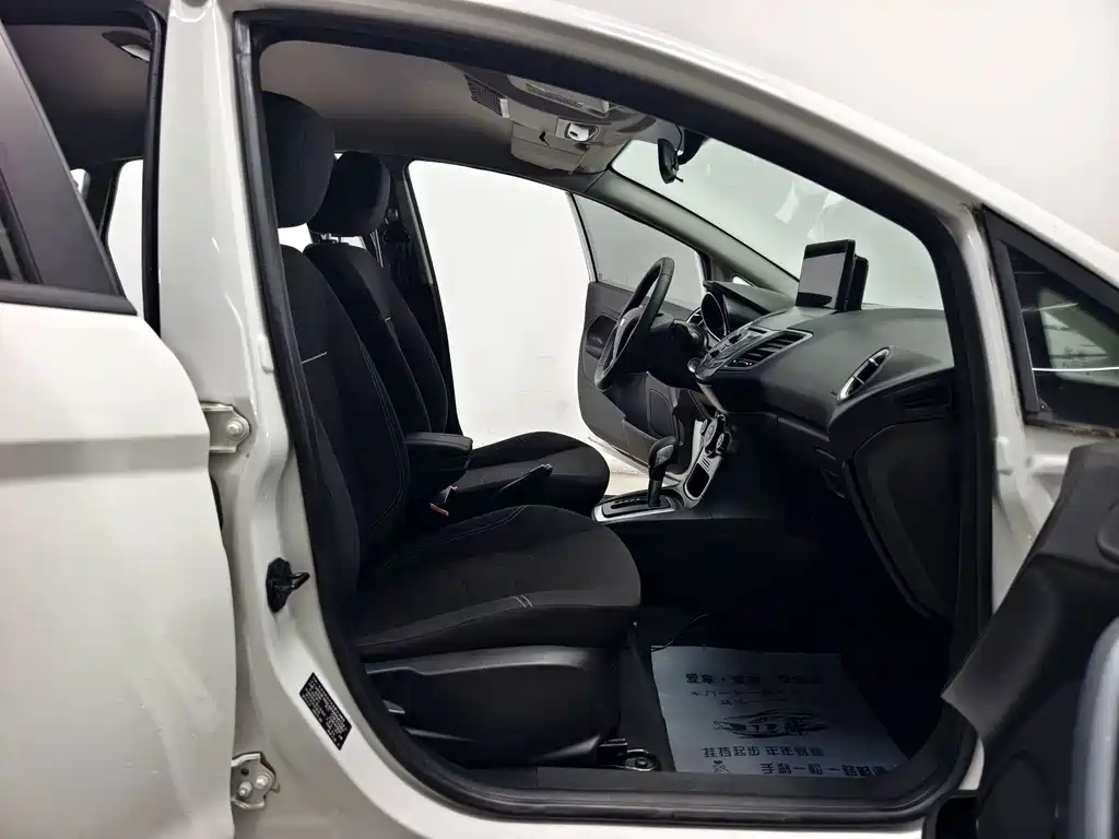 Ford Fiesta — миниатюра 13
