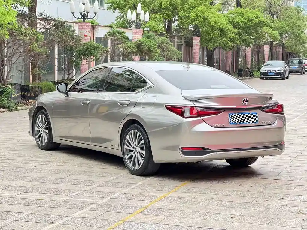 Lexus ES — миниатюра 4
