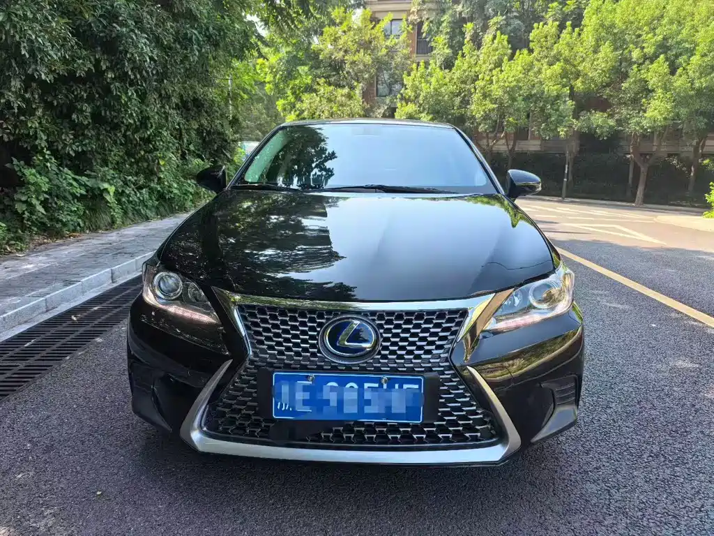Lexus CT — миниатюра 2