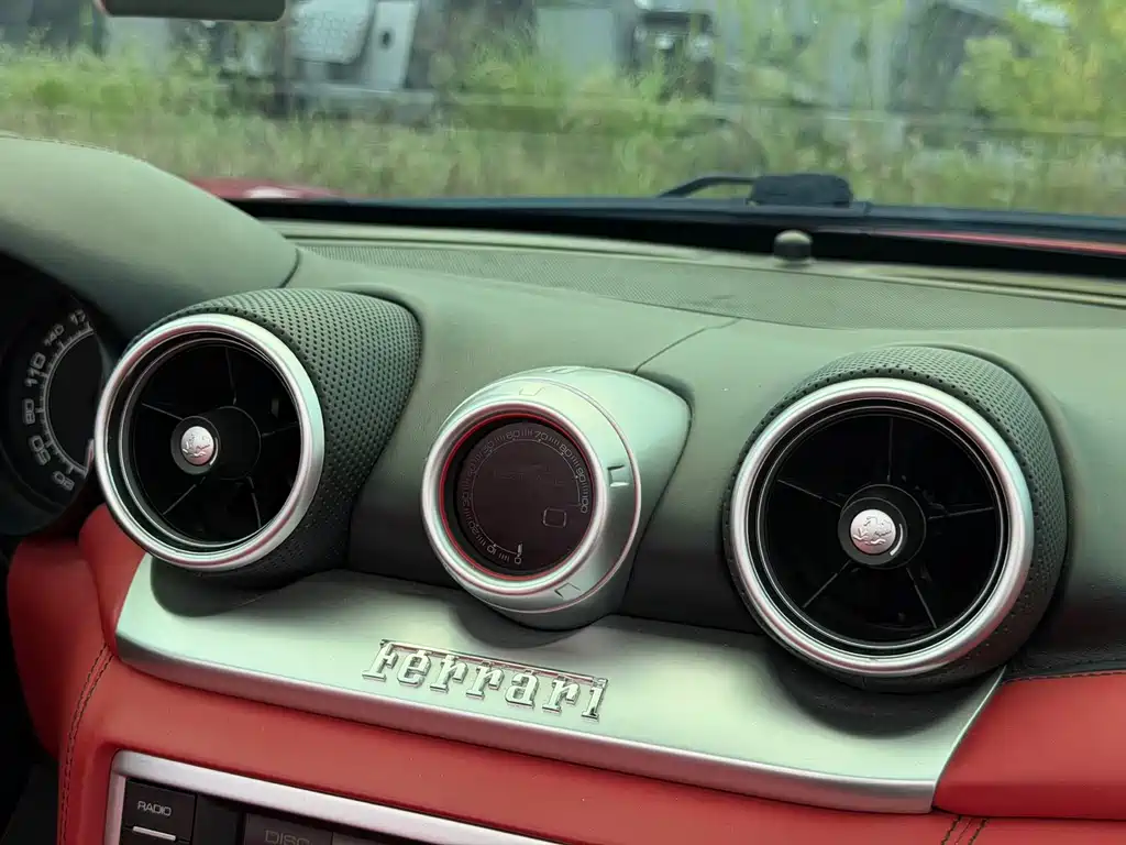 Ferrari California T — миниатюра 10