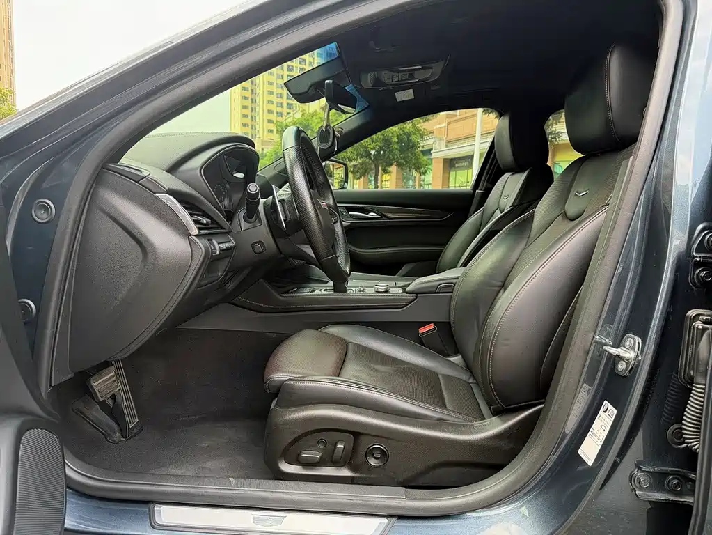 Cadillac CT5 — миниатюра 4