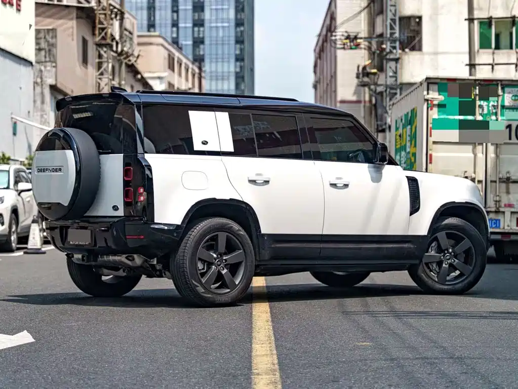 Land Rover Defender — миниатюра 3