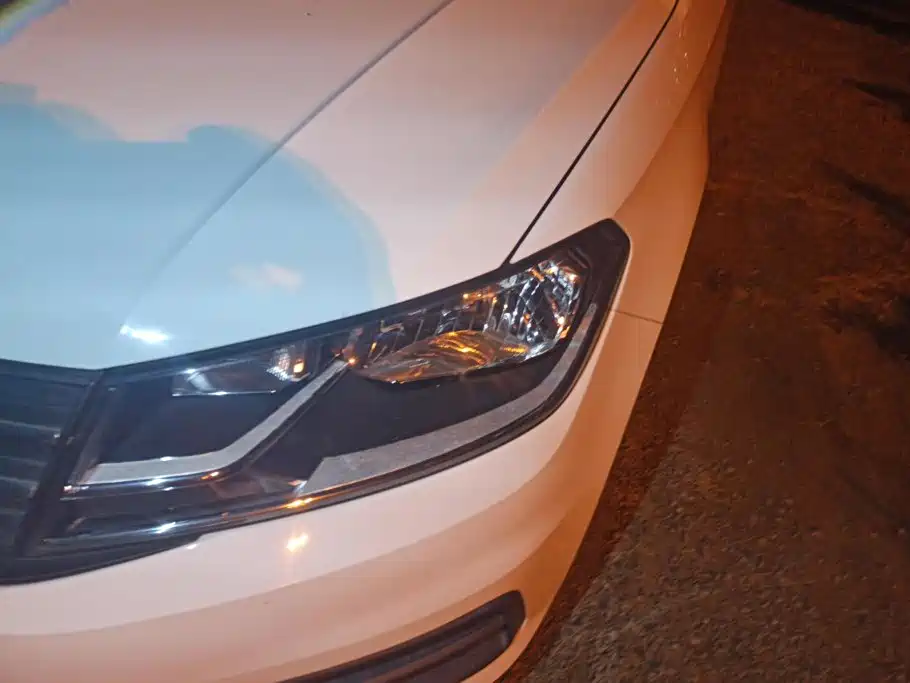 Volkswagen Santana — миниатюра 5