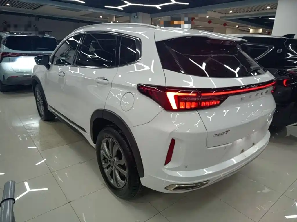 Exeed Zhaofeng — миниатюра 5