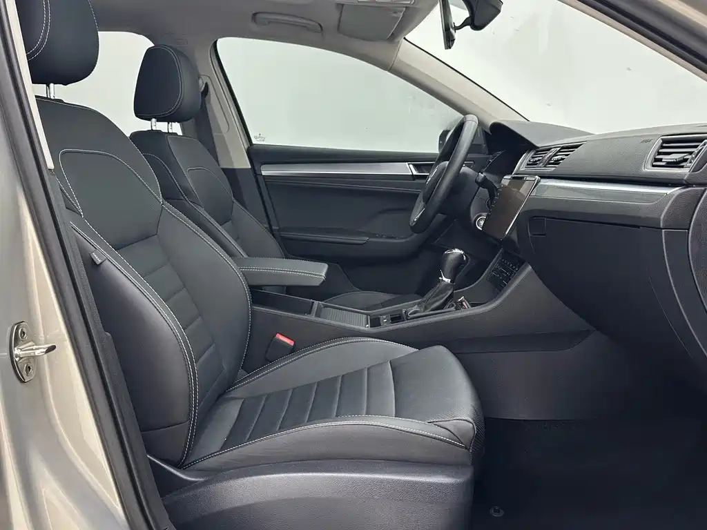 Skoda Superb — миниатюра 9