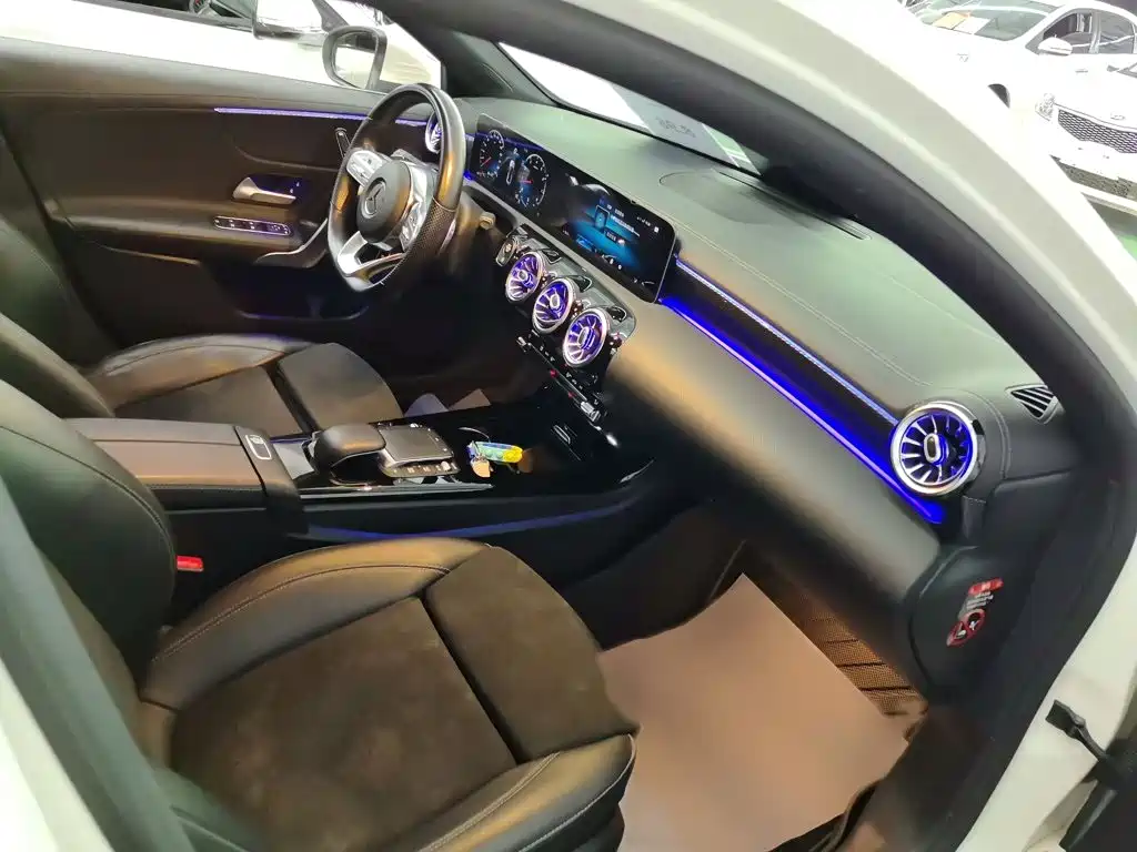 Mercedes-Benz A-Class — миниатюра 14
