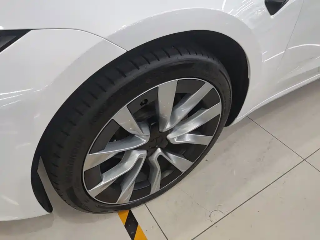 Tesla Model 3 — миниатюра 23