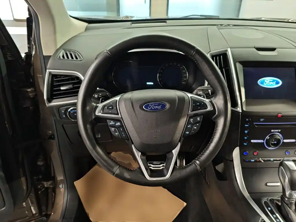 Ford Edge — миниатюра 11