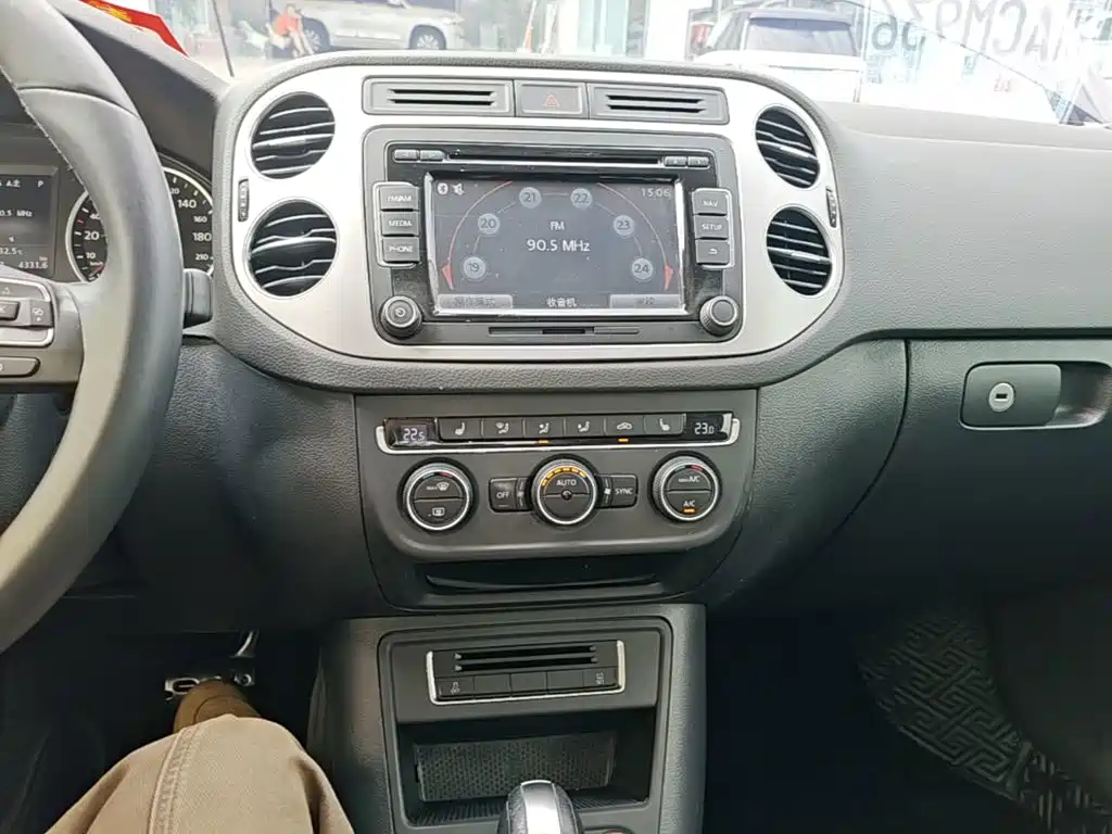 Volkswagen Tiguan — миниатюра 13