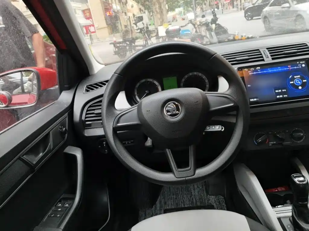 Skoda Fabia — миниатюра 3