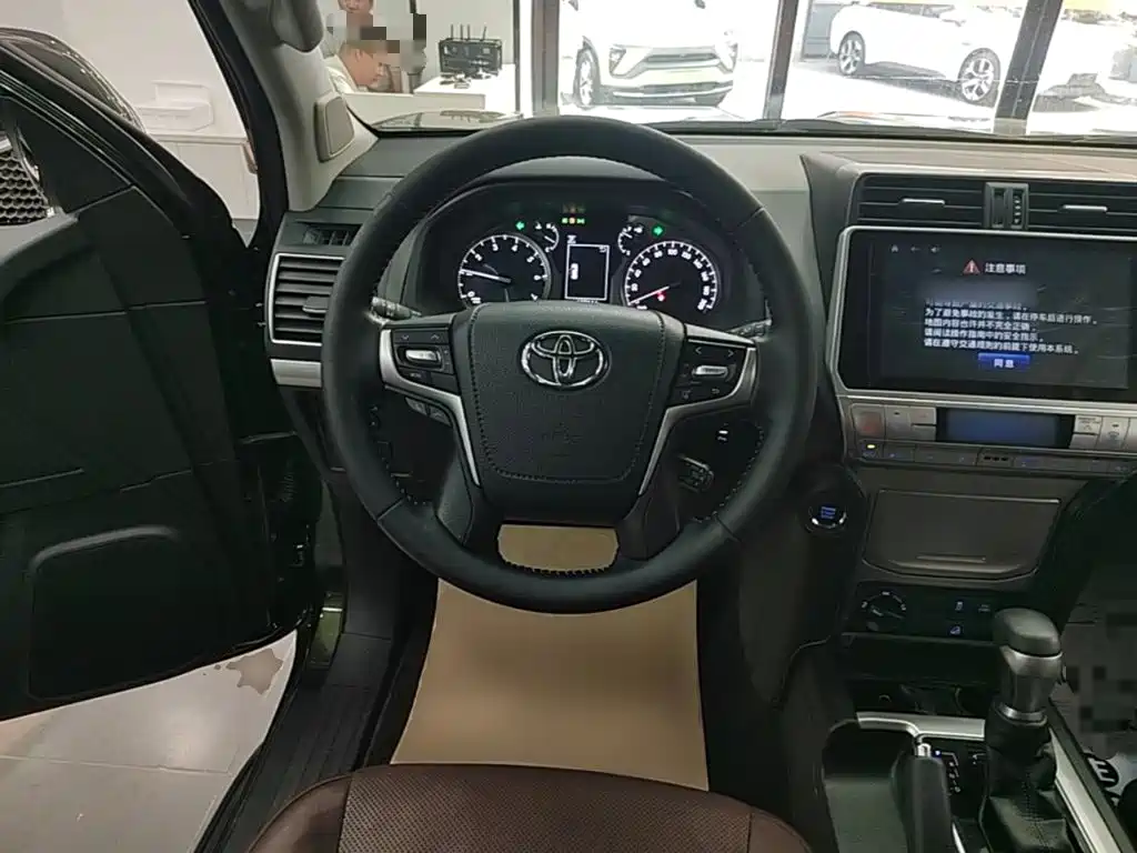 Toyota Prado — миниатюра 11