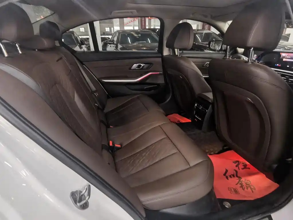BMW 3 Series — миниатюра 18