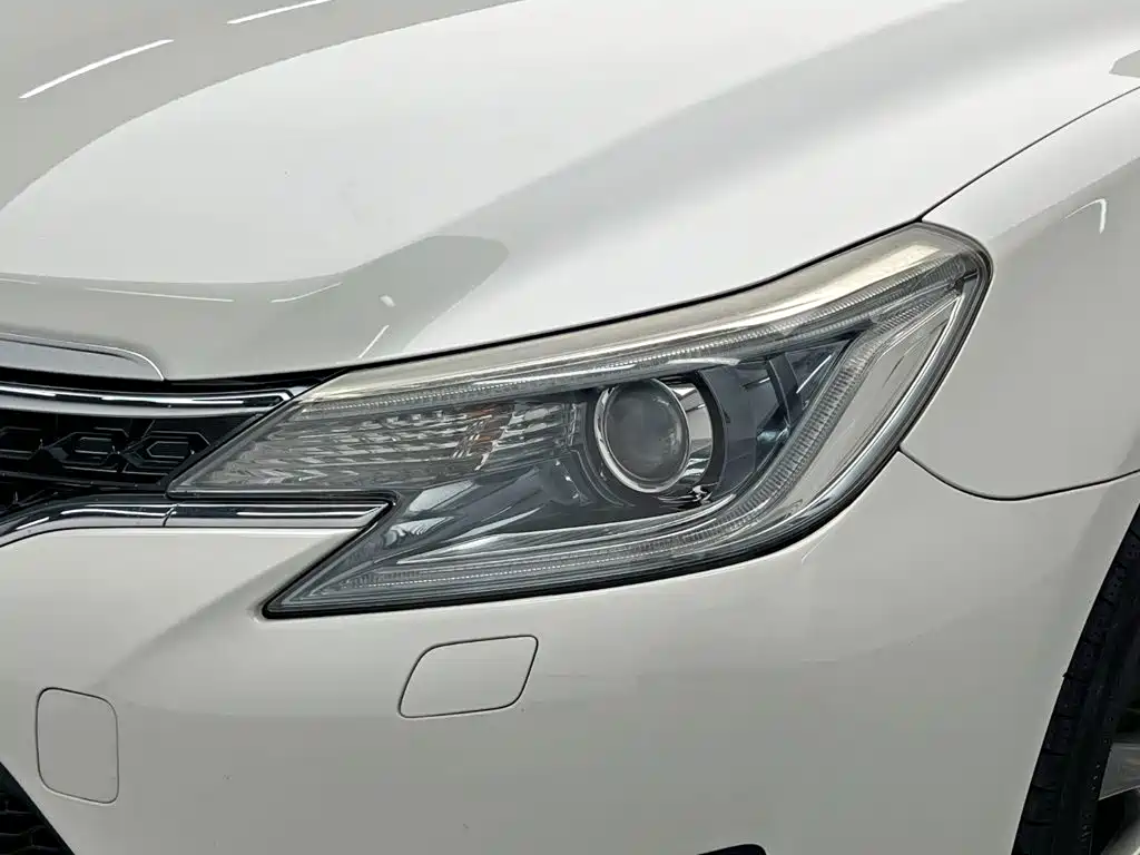 Toyota Reiz — миниатюра 9