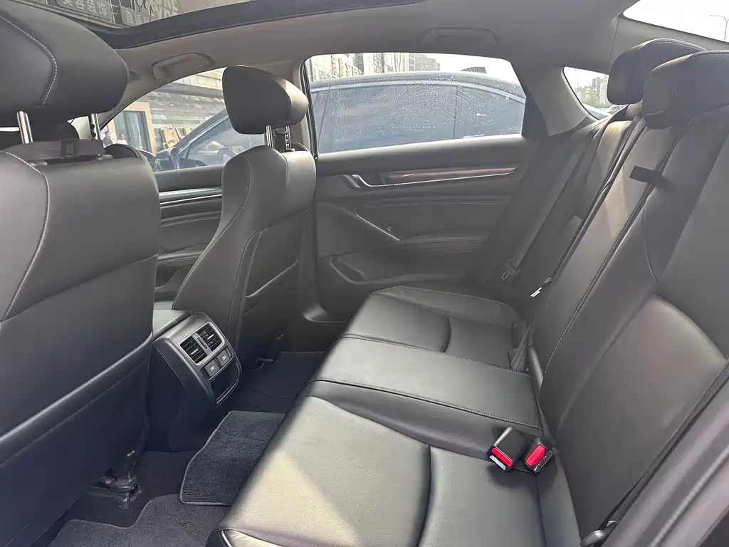 Honda Accord — миниатюра 10