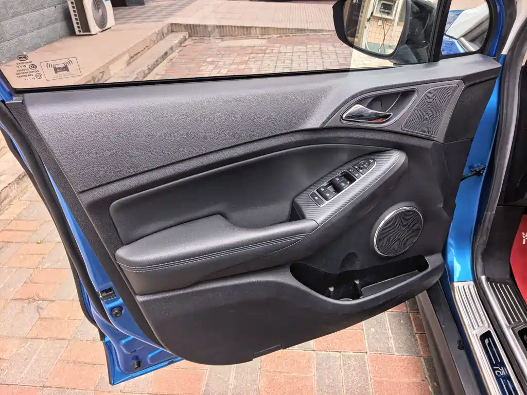 BYD Yuan EV — миниатюра 5