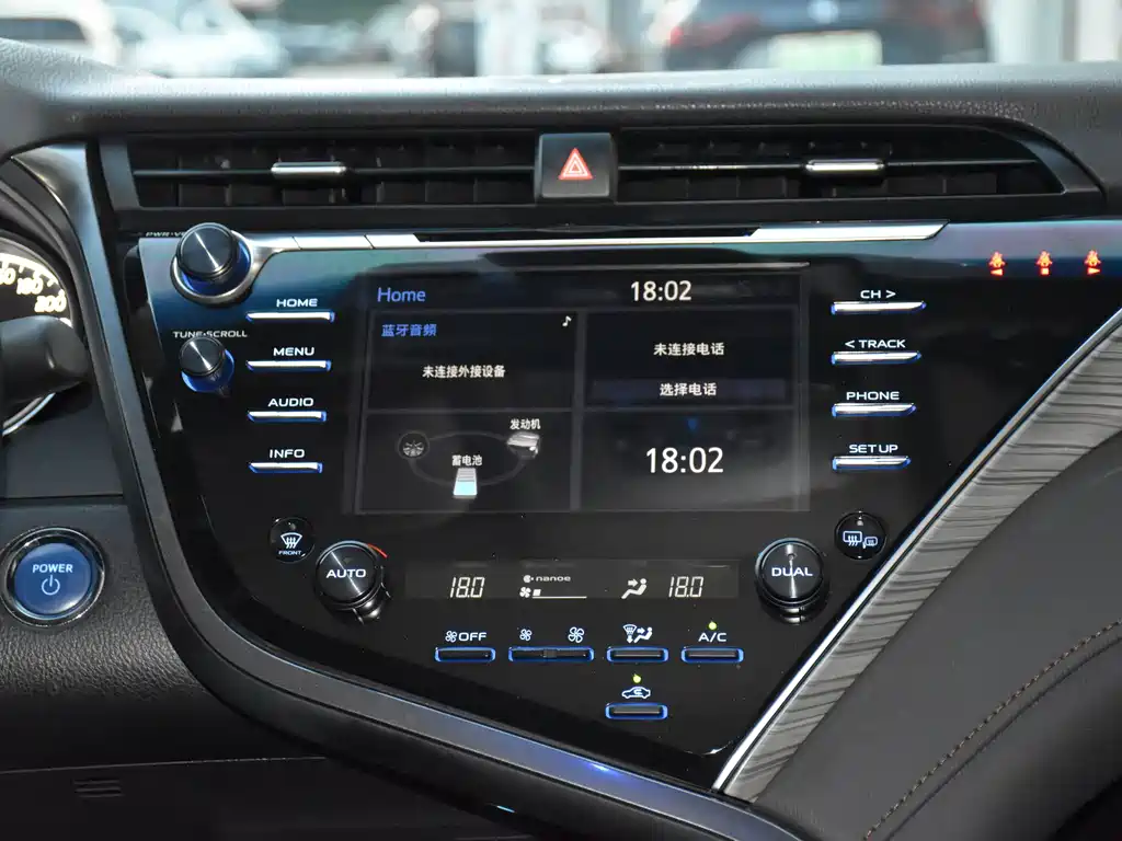 Toyota Camry — миниатюра 10