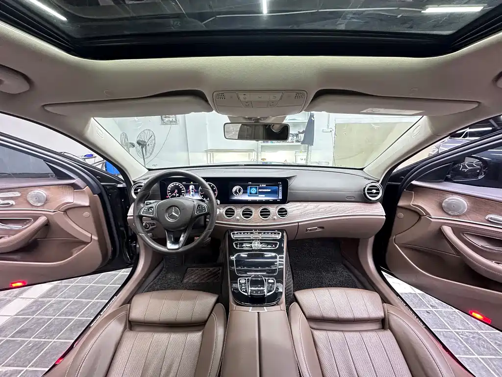 MERCEDES-BENZ E CLASS