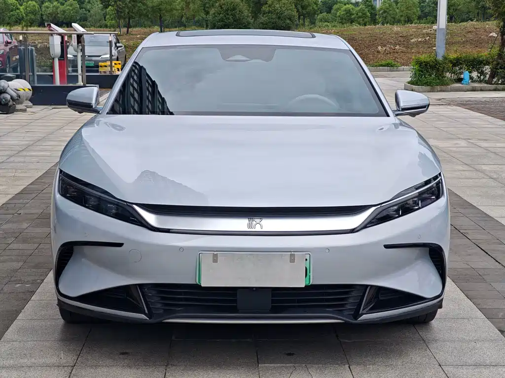 BYD Han — миниатюра 2
