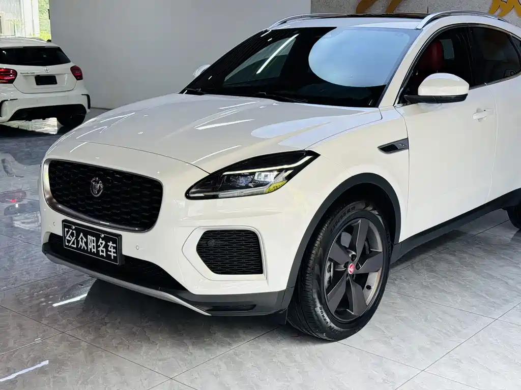 Jaguar E-PACE — миниатюра 5