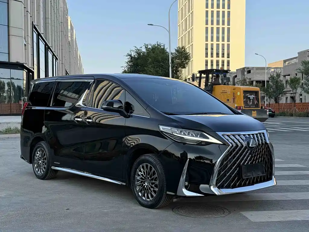 Lexus LM — миниатюра 5