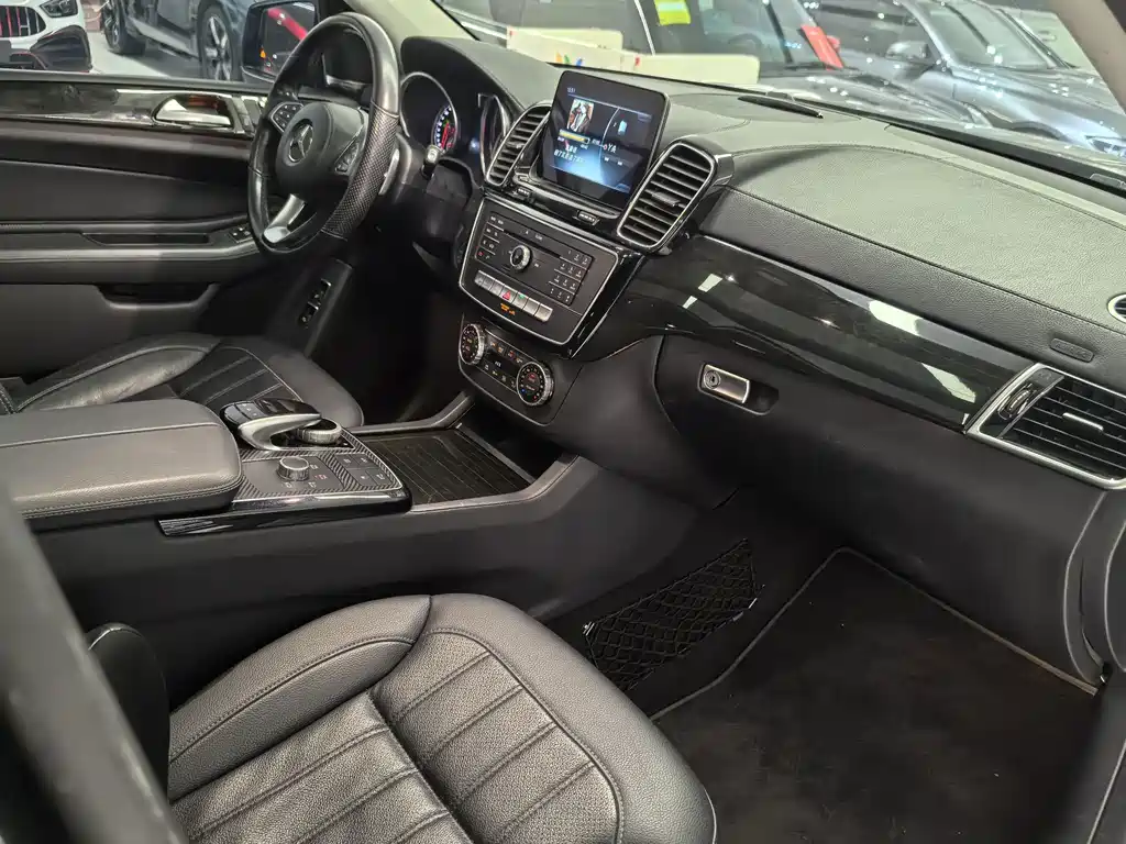 Mercedes-Benz GLS — миниатюра 6