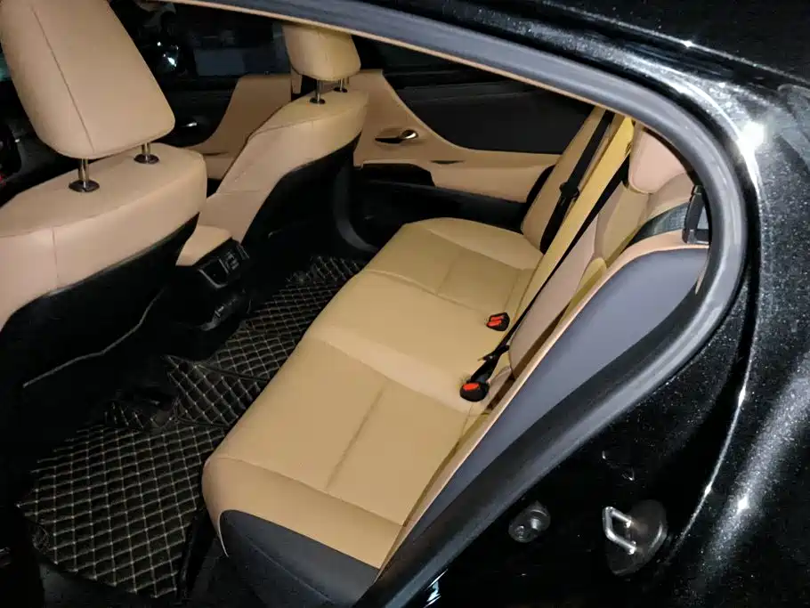 Lexus ES — миниатюра 11